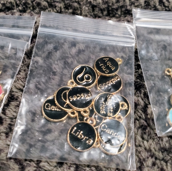 Charm 💎 gemstone bangle - Picture 3 of 6